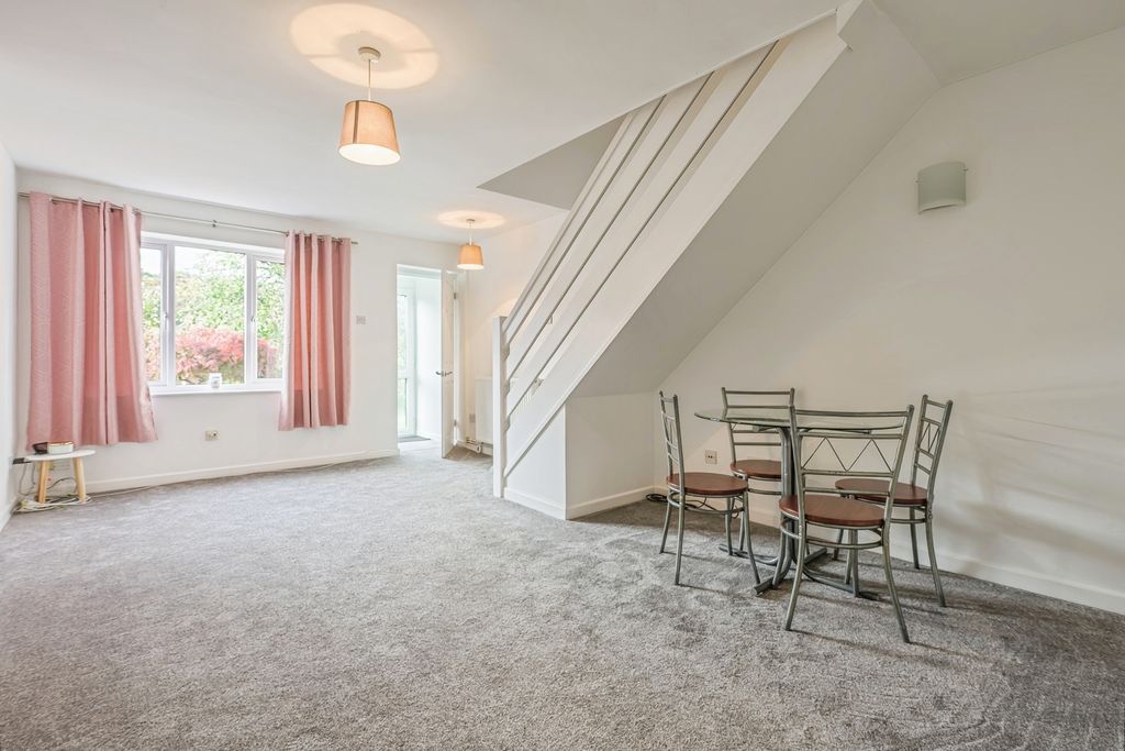 Property photo 2 of 17 Photo