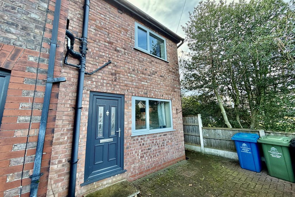 Property photo 1 of 7 (Main)