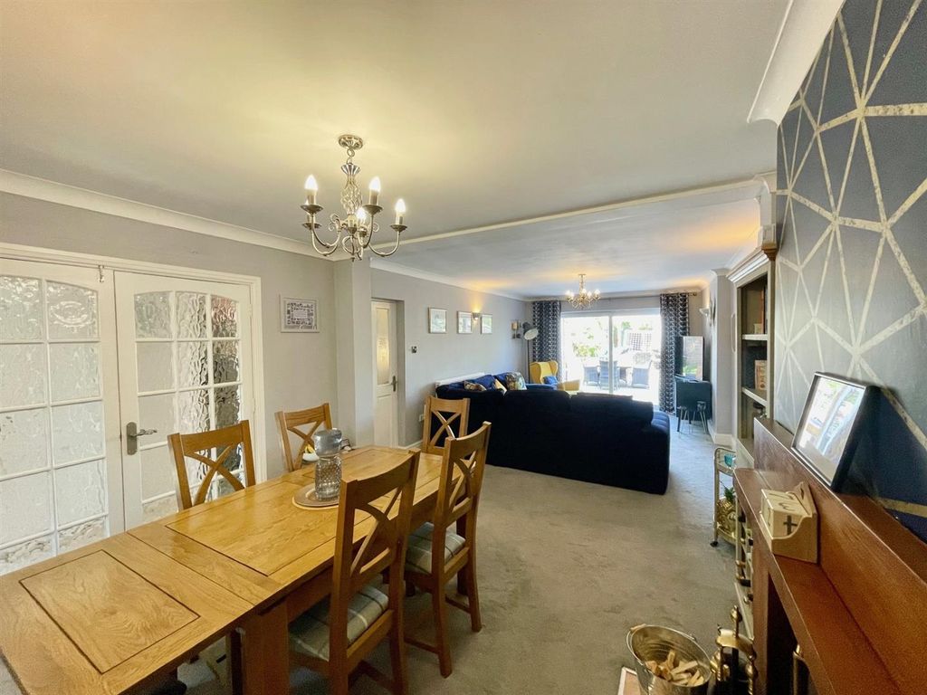 Property photo 3 of 23 Dining Room 2.Jpg