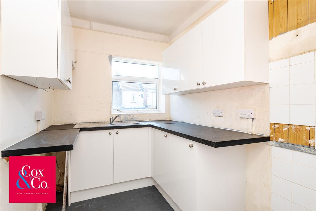 Property photo 3 of 18 81O_2102.Jpg