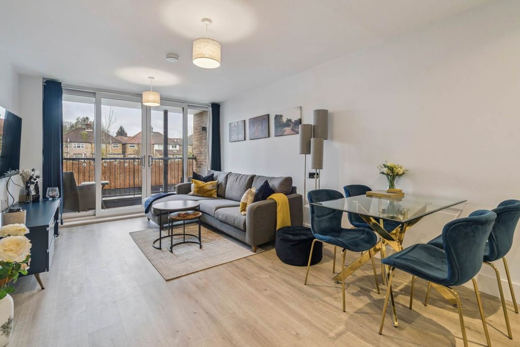 Property photo 3 of 12