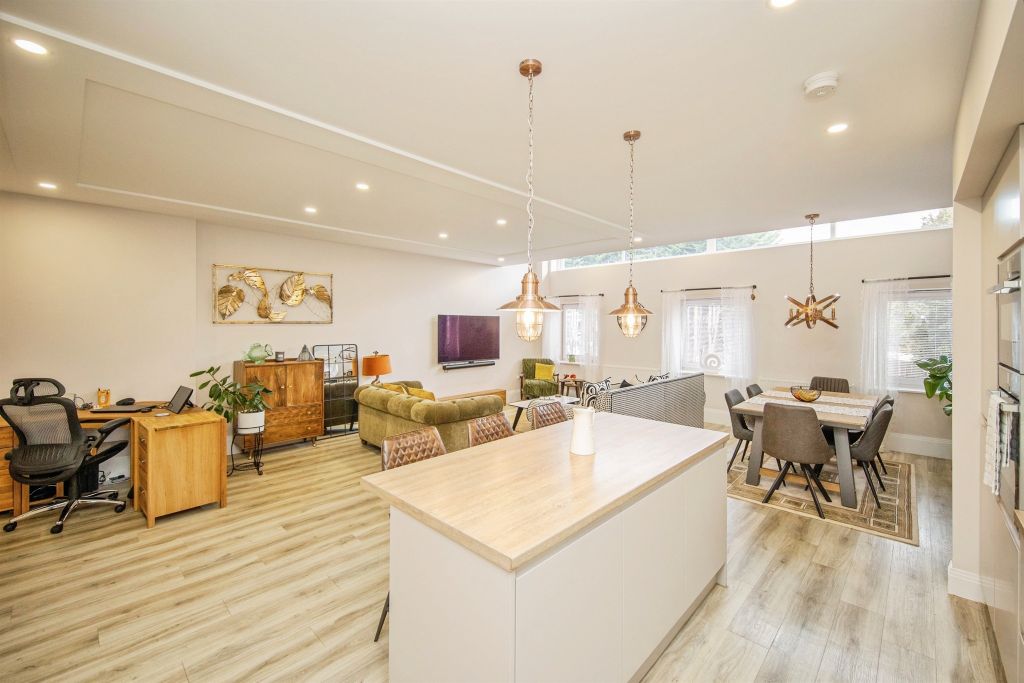 Property photo 2 of 38