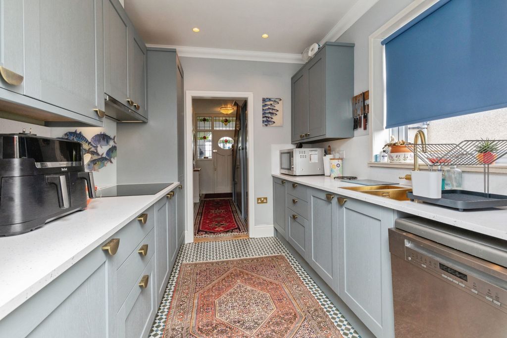 Property photo 1 of 20 Kitchen