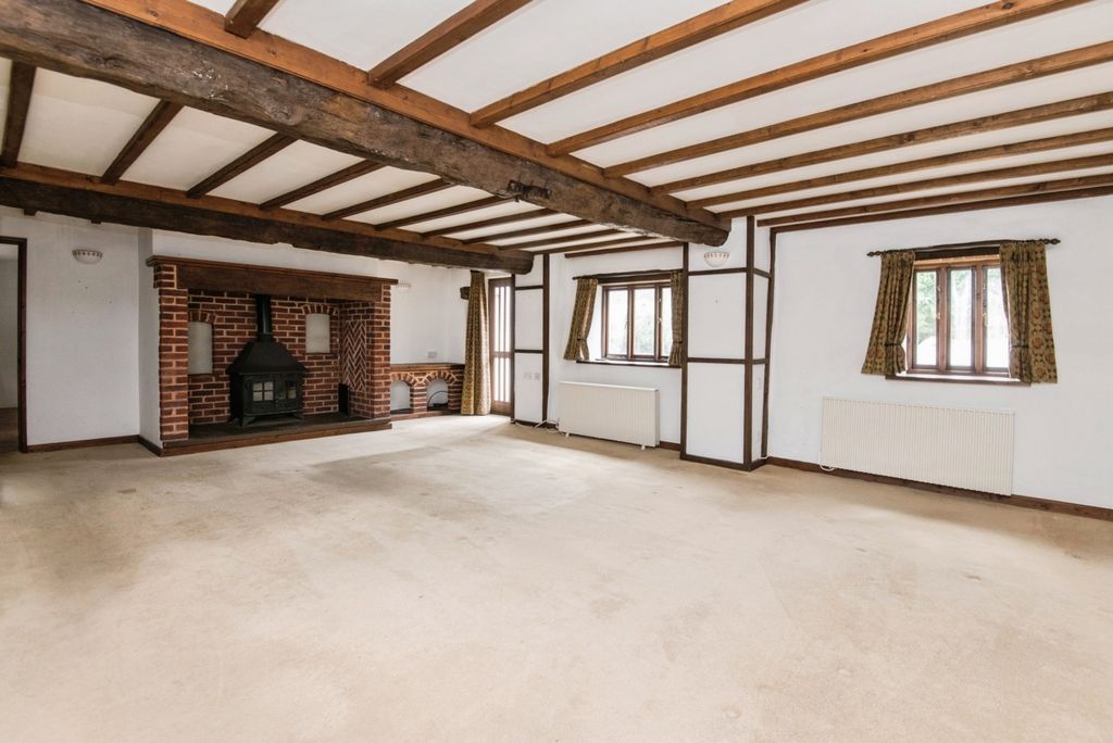 Property photo 2 of 17 Photo