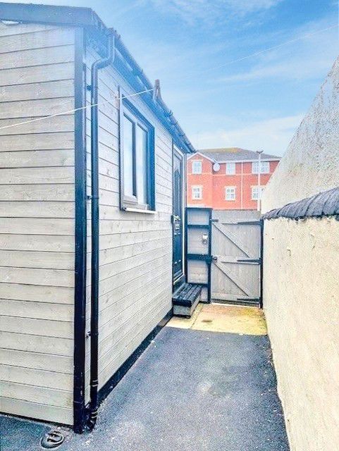Property photo 3 of 31