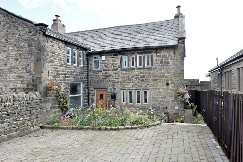 Property photo 1 of 27