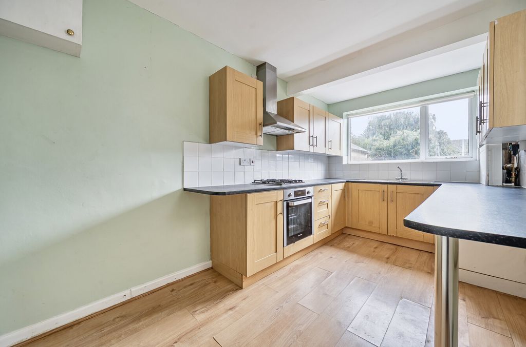 Property photo 3 of 8 1347509-6-68B1B6c...