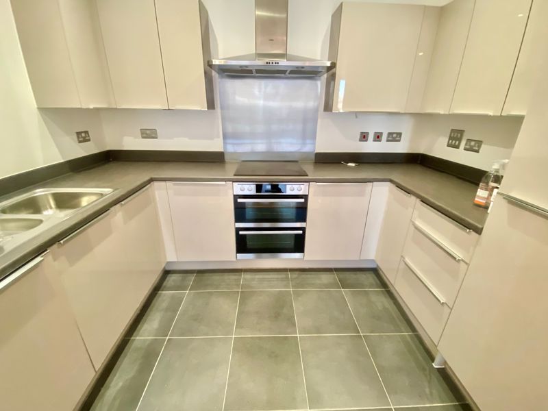 Property photo 1 of 7 Photo 7