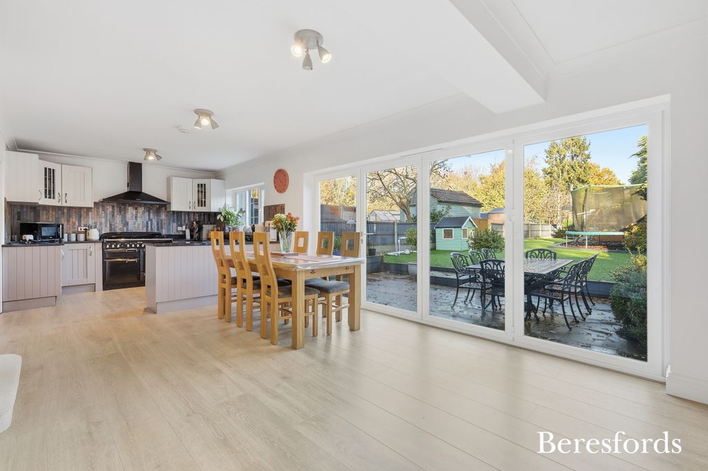 Property photo 2 of 18 Kitchen/Diner