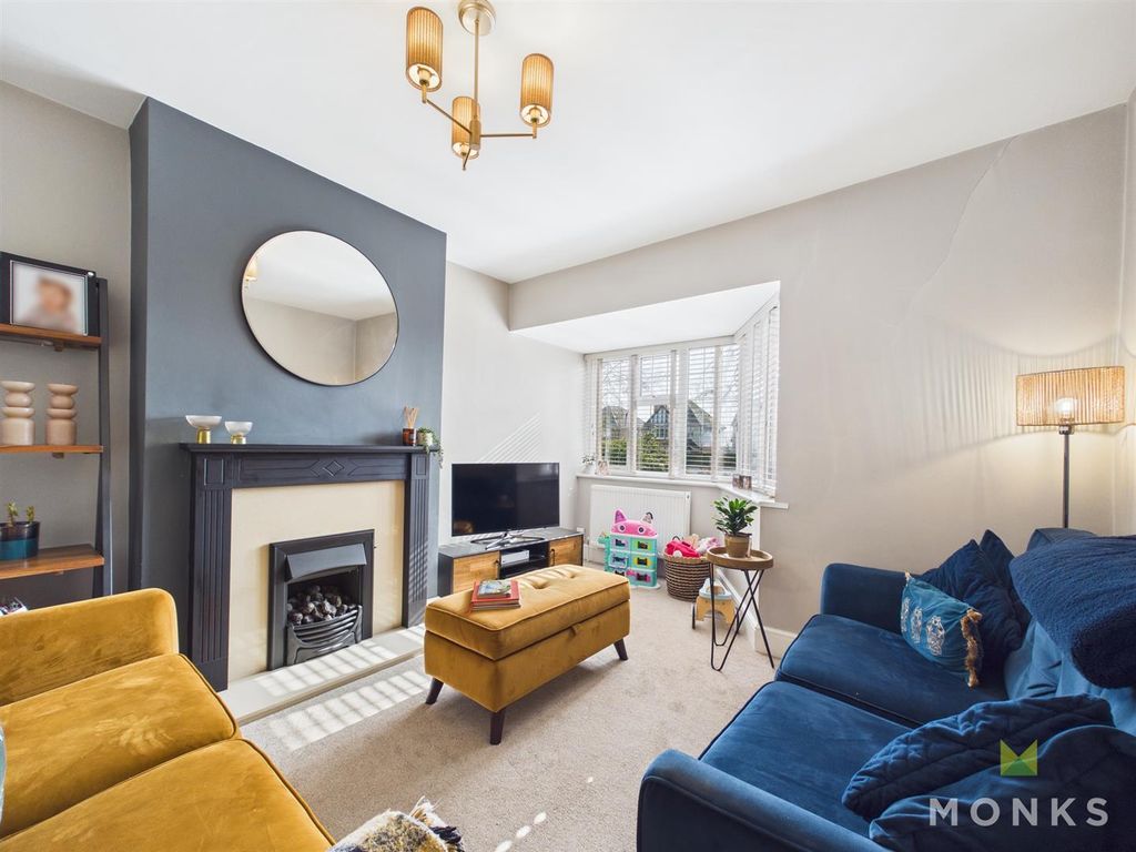 Property photo 2 of 25 Cam01520G0-Pr0341-Still041.Jpg