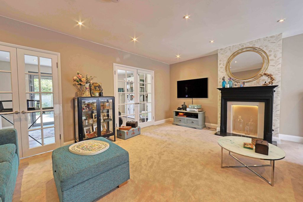 Property photo 2 of 17