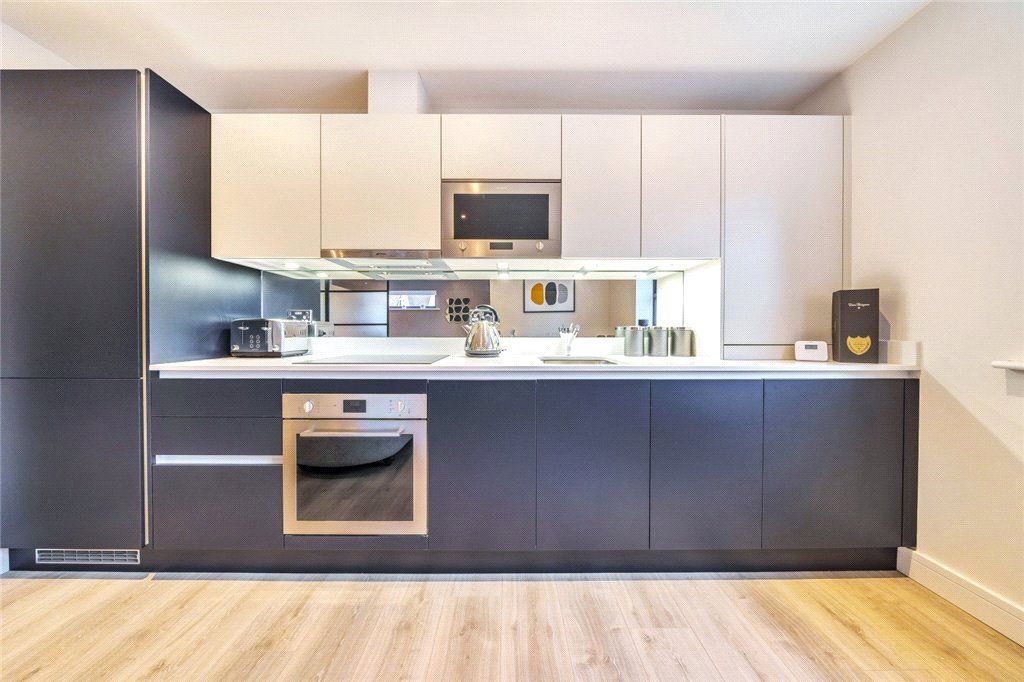 Property photo 3 of 9 Kitchen