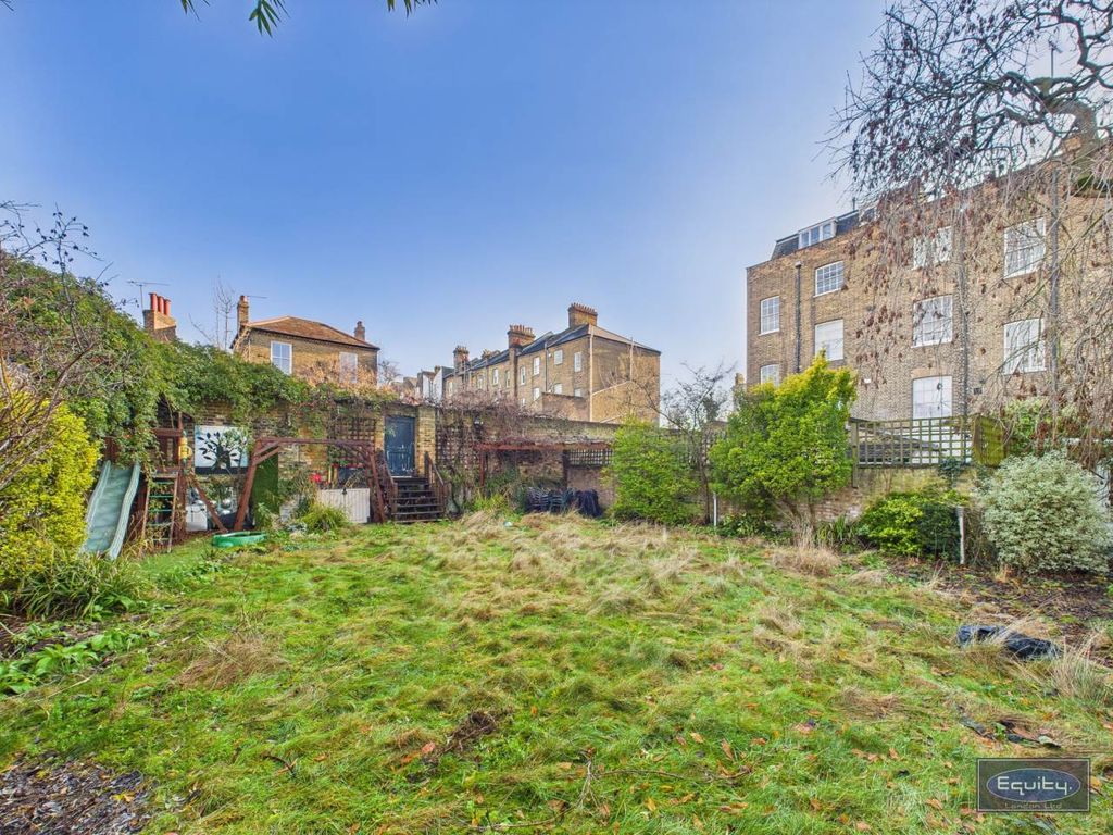 Property photo 1 of 5 Cam05138G0-Pr0103-Still001