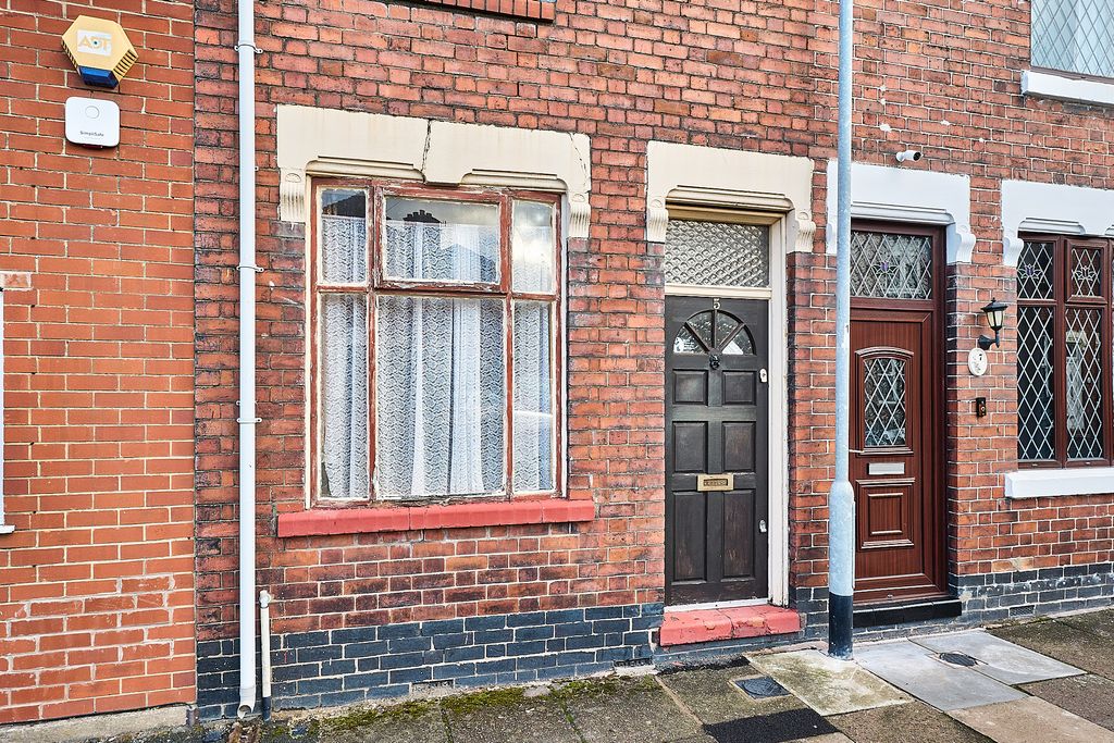 Property photo 3 of 12