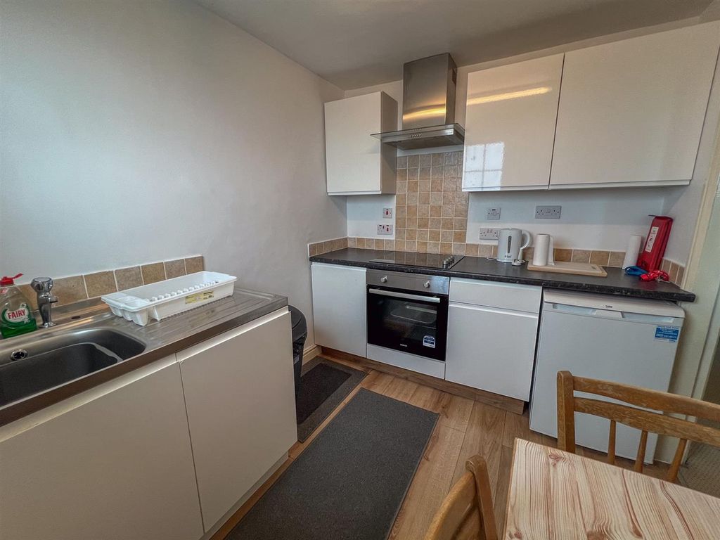 Property photo 3 of 9 7 Mona Terrace -09.Jpg
