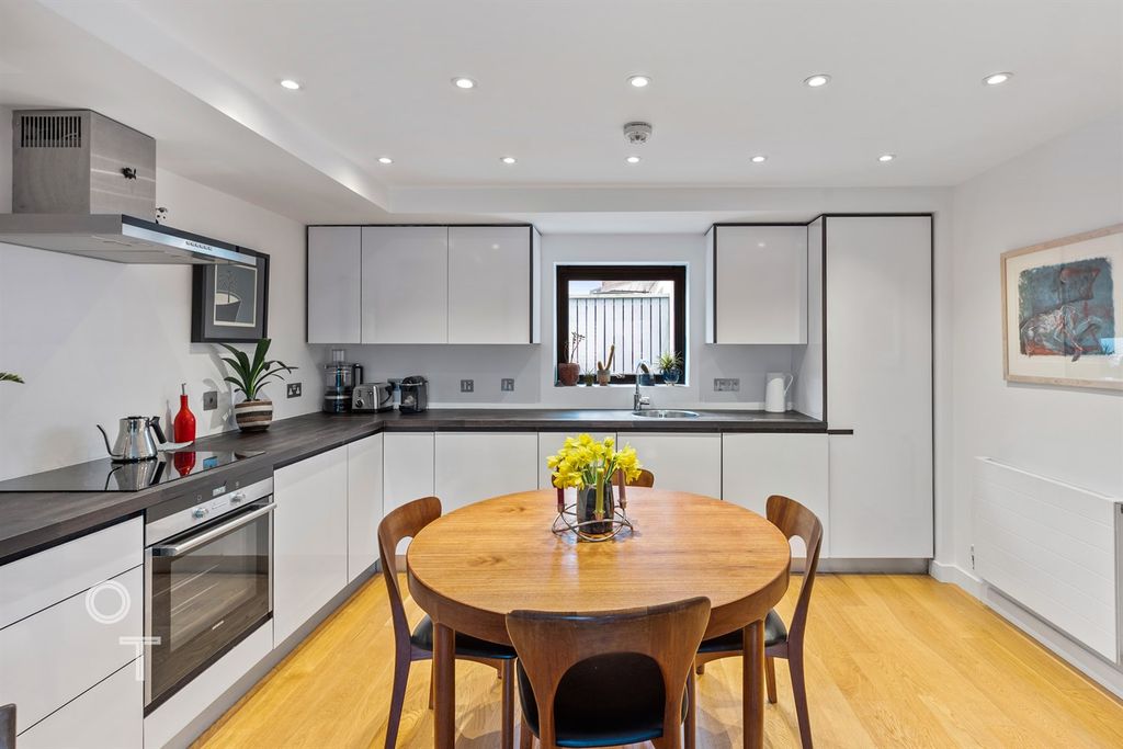 Property photo 2 of 12 Kitchen