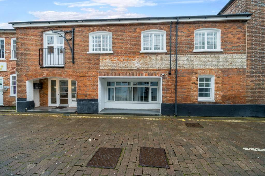 Property photo 2 of 19 External