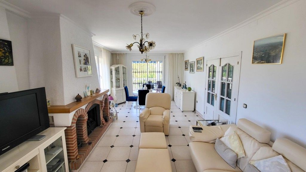 Property photo 3 of 20 Living-Dining Room (6)