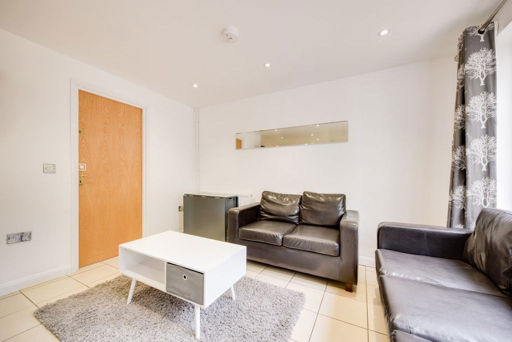 Property photo 3 of 26