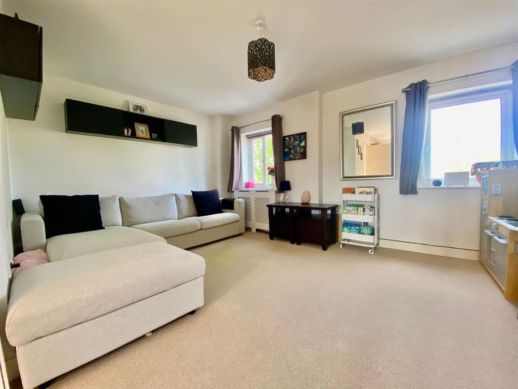 Property photo 2 of 22