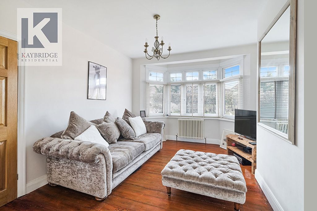 Property photo 2 of 16 Ewell By Pass Kt17 2Py