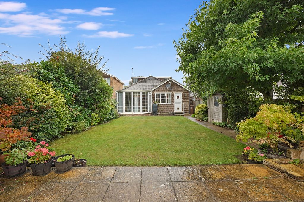 Property photo 2 of 17 4358325