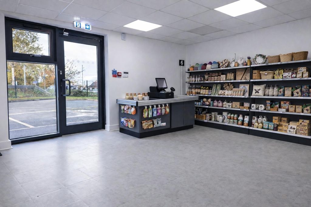 Property photo 1 of 2 Store Image 1