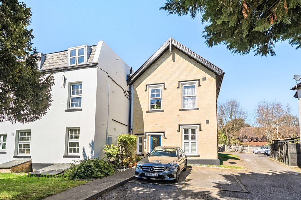 Property photo 3 of 16 4A8c7De2-Bd0F-42A...