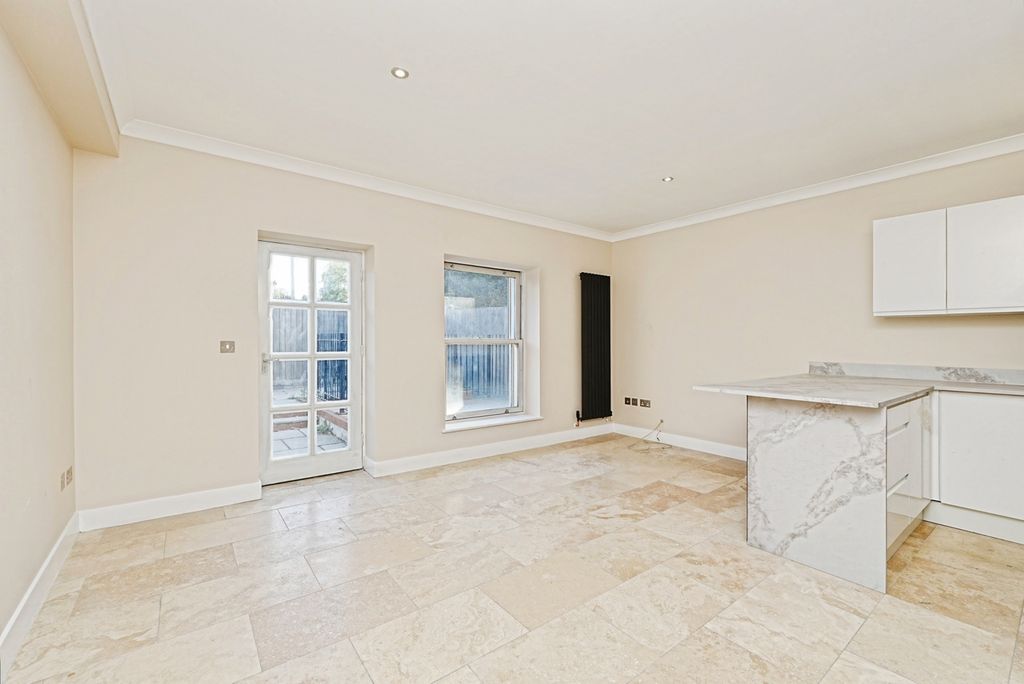 Property photo 3 of 19 Pbox-Img.Jpg