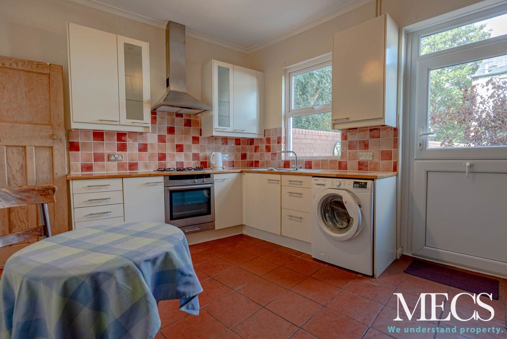 Property photo 3 of 10 1790065