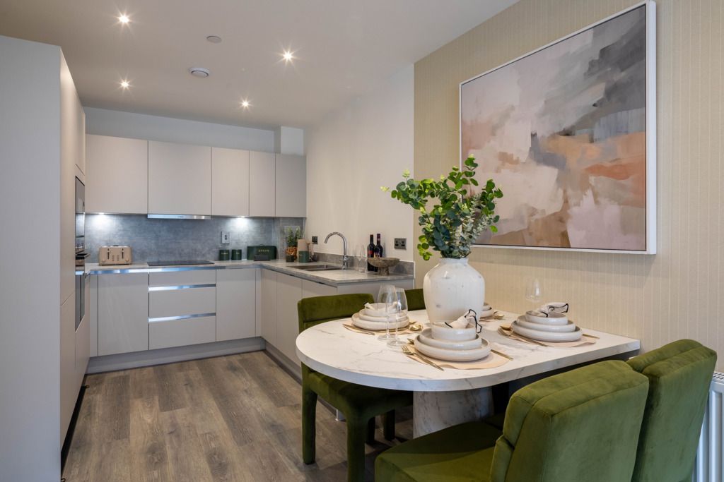 Property photo 3 of 8 26.05.15 Cside South Oxhey One Bed Apt-7-Hdr