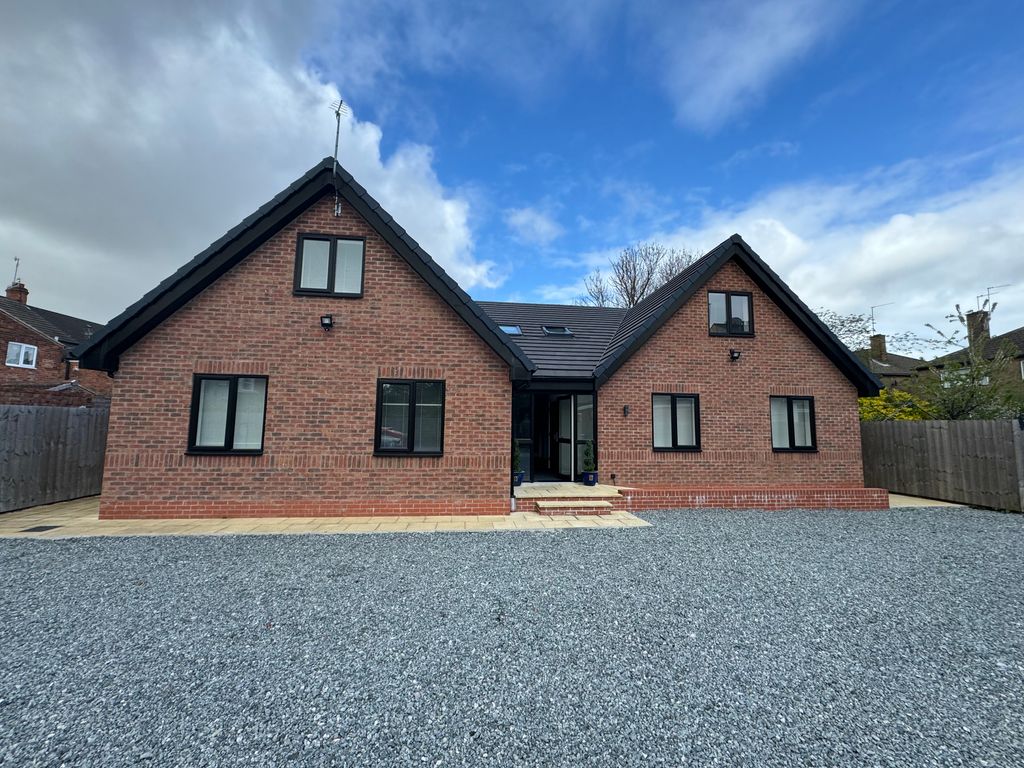 Property photo 1 of 6 External