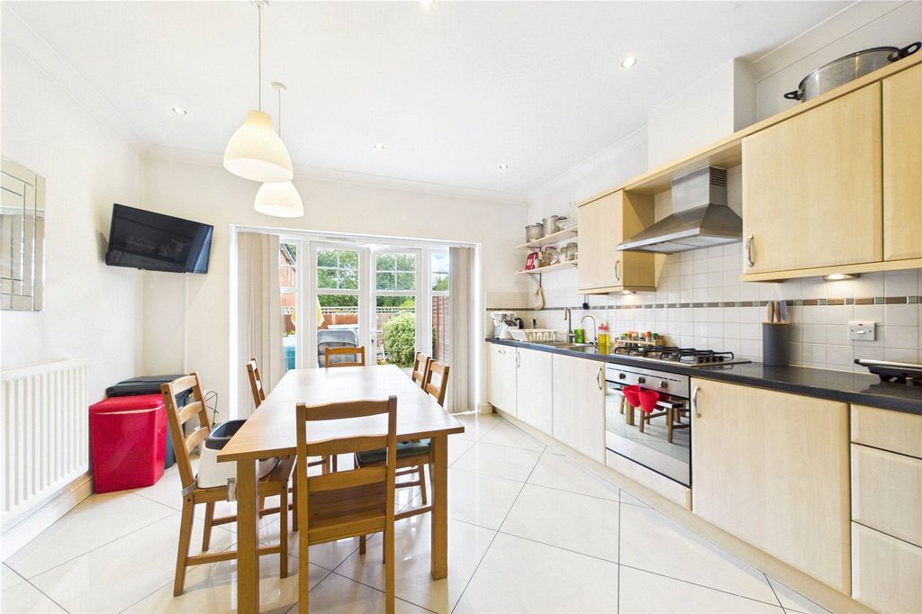 Property photo 3 of 13 Picture No. 02