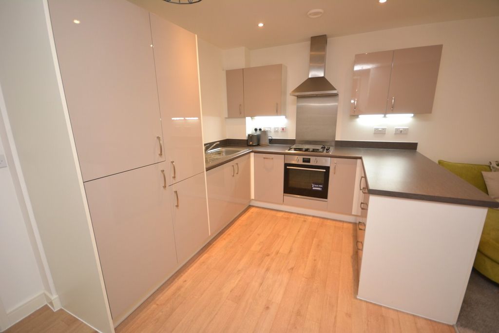 Property photo 2 of 6 Kitchen