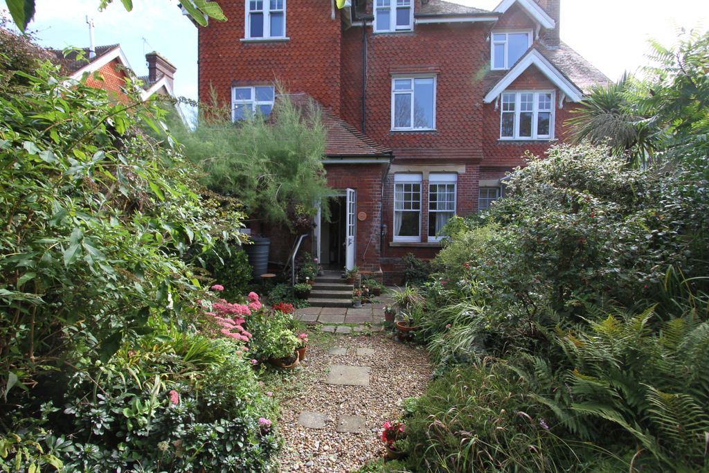 Property photo 2 of 10