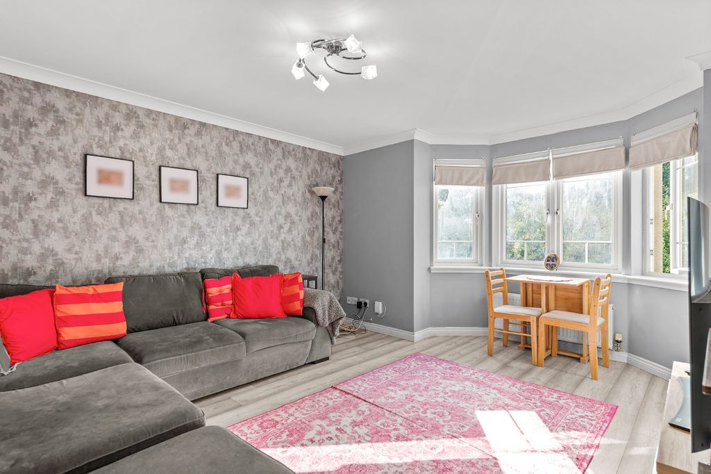 Property photo 2 of 18 5478096