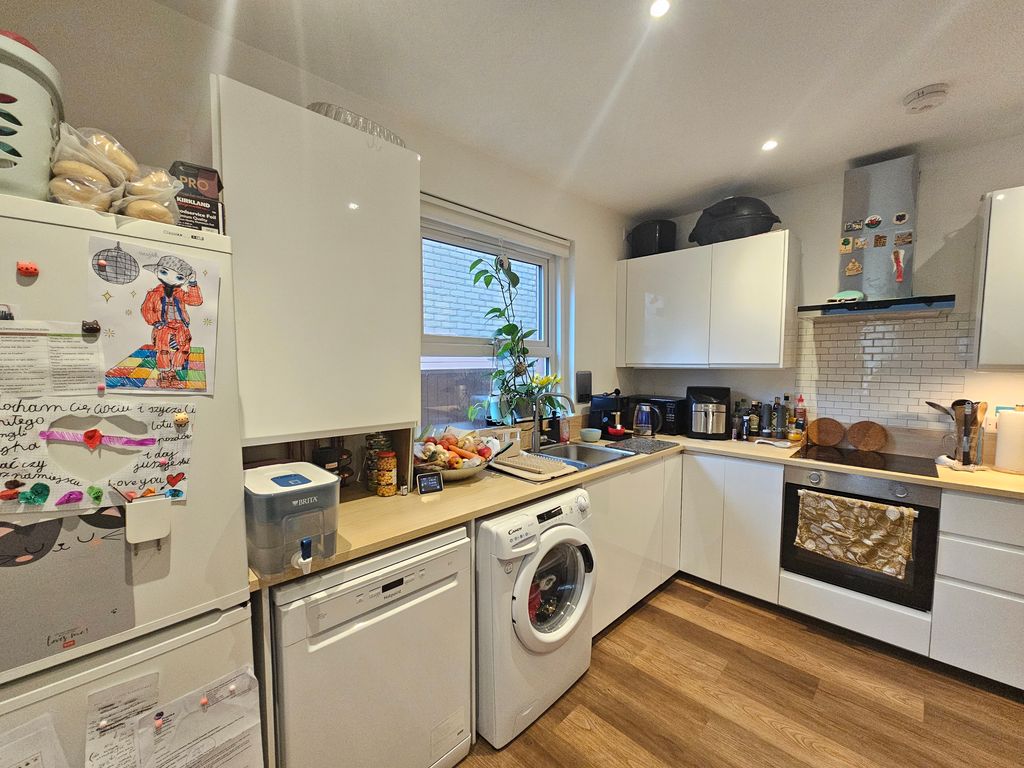 Property photo 3 of 5 Kitchen