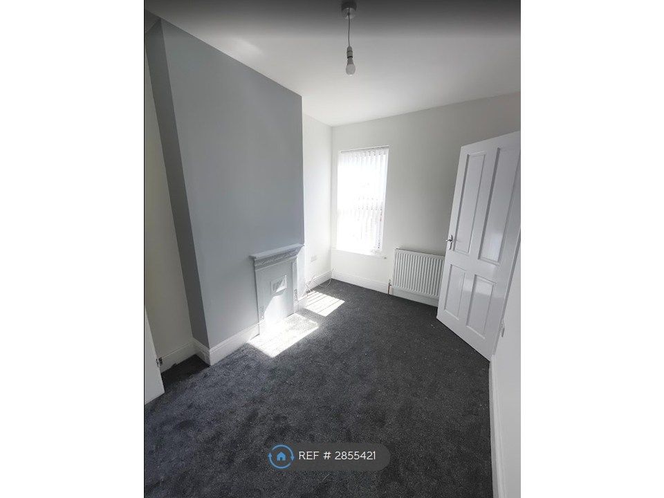 Property photo 3 of 6 Bed 2