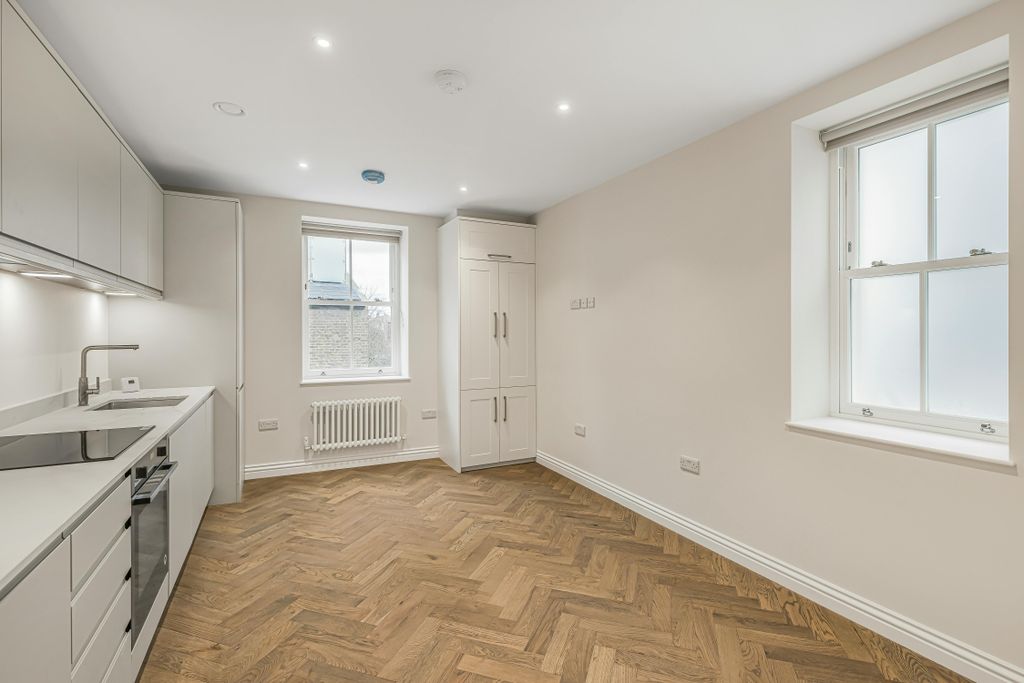 Property photo 2 of 6 Studio