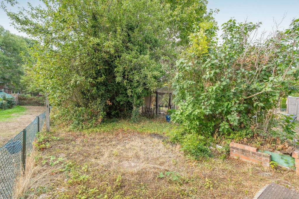 Property photo 2 of 5