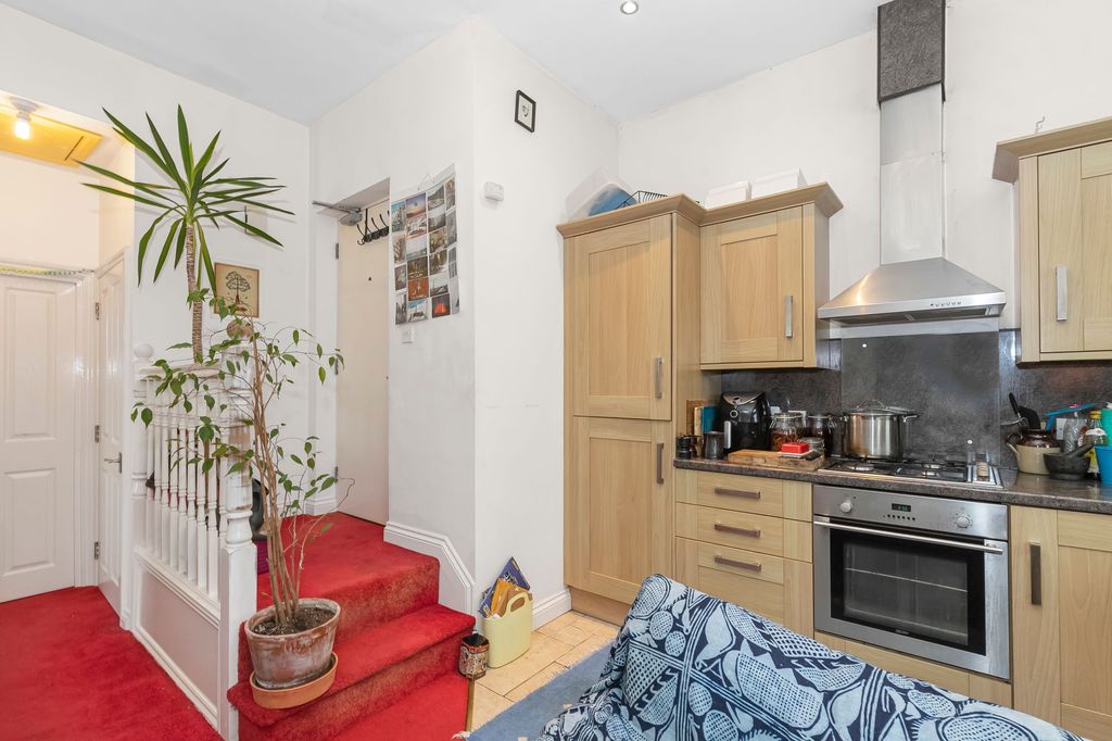 Property photo 1 of 17 Photo 14