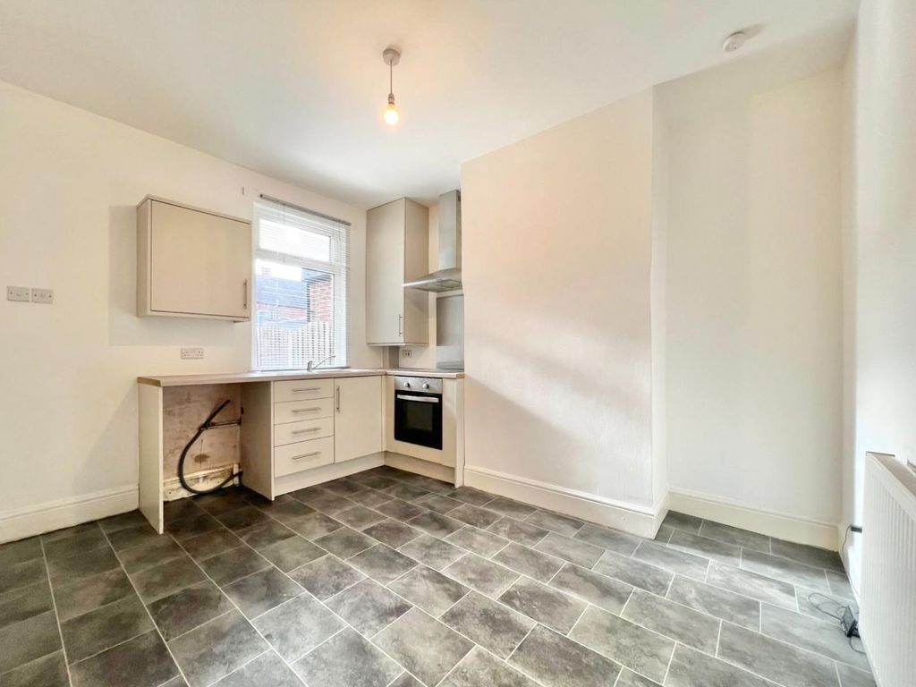 Property photo 3 of 13 0A8A10De-7F8c-4ee9-B270-8A1E338E156F.Jpg