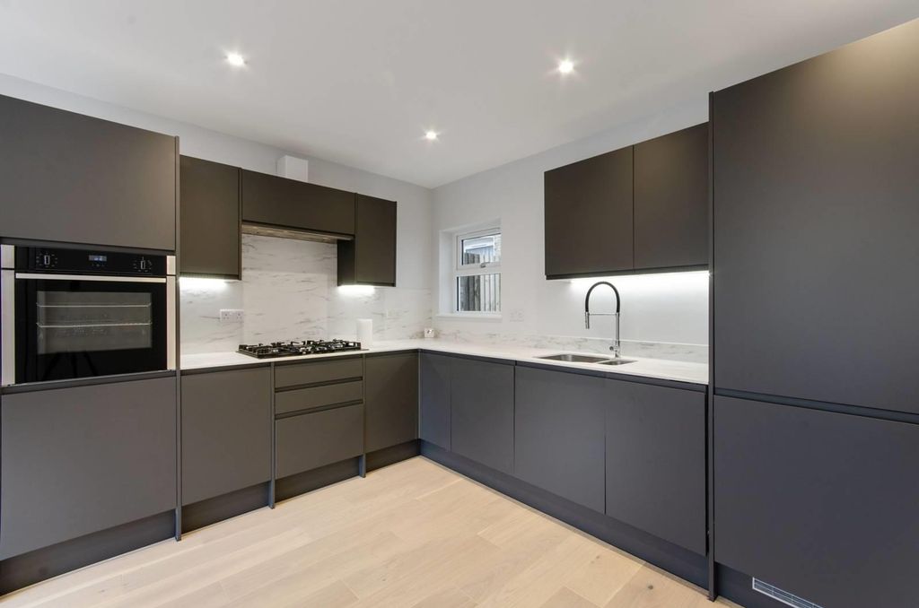 Property photo 2 of 7 2Db61B92Cbfbb932Aeaf45ee5Fc52126313A7Eb7.Jpg