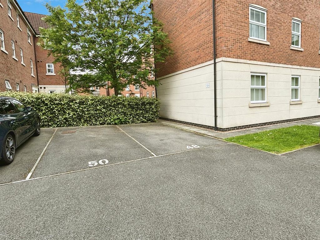 Property photo 3 of 11 Outside