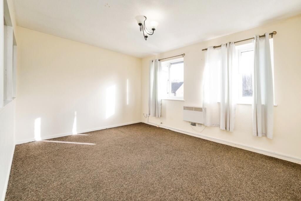 Property photo 3 of 9 Loung.Jpeg