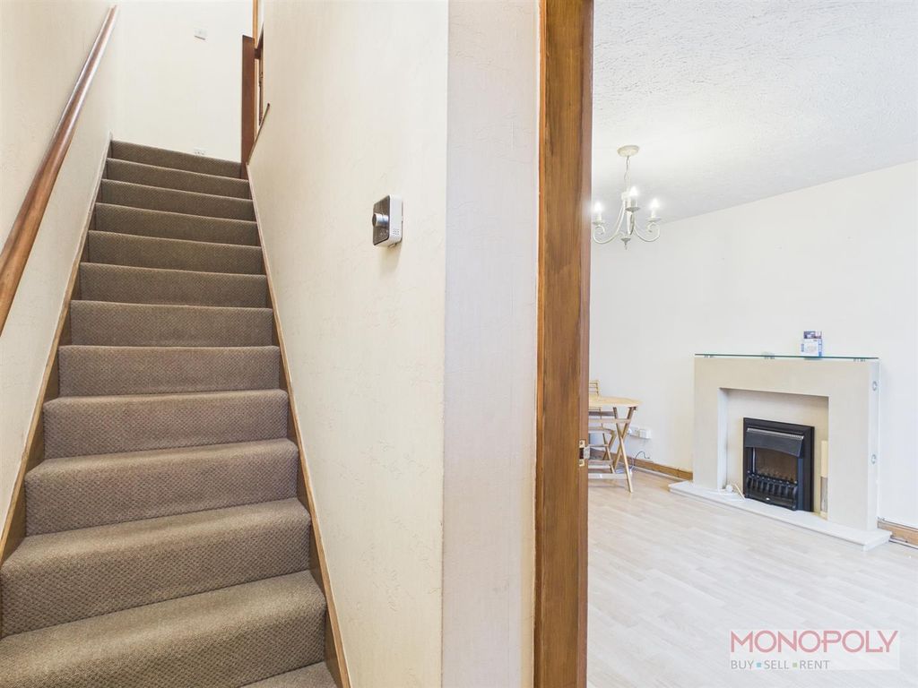 Property photo 2 of 13 Cam01943G0-Pr0606-Still007.Jpg