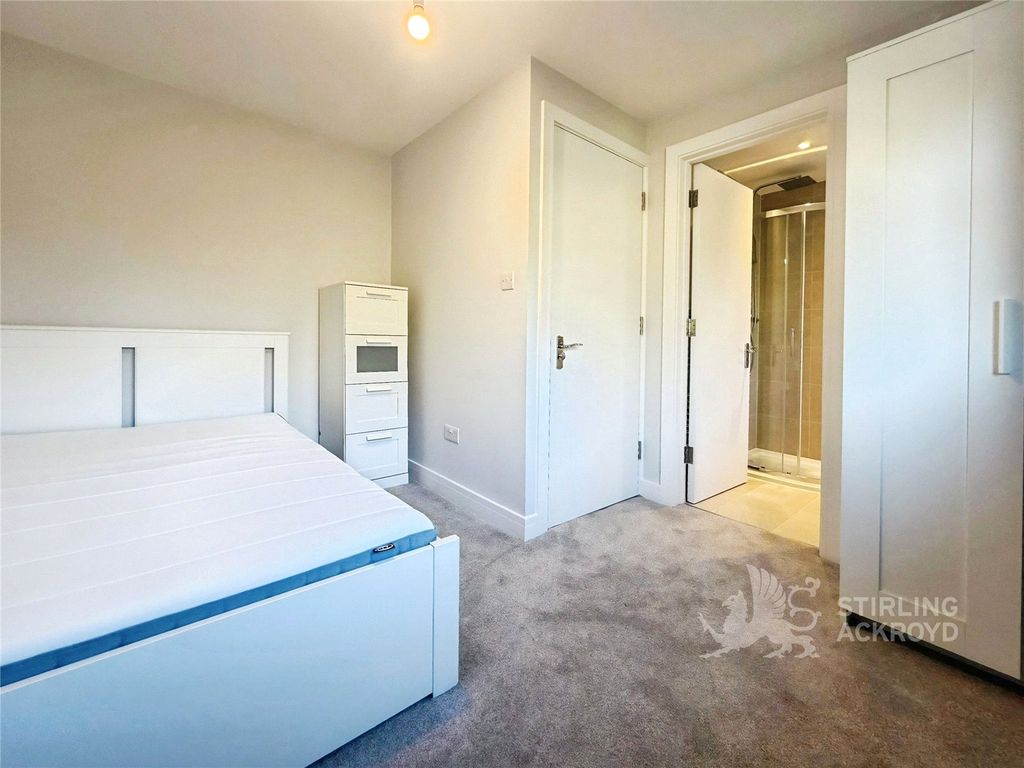 Property photo 1 of 13 Bedroom