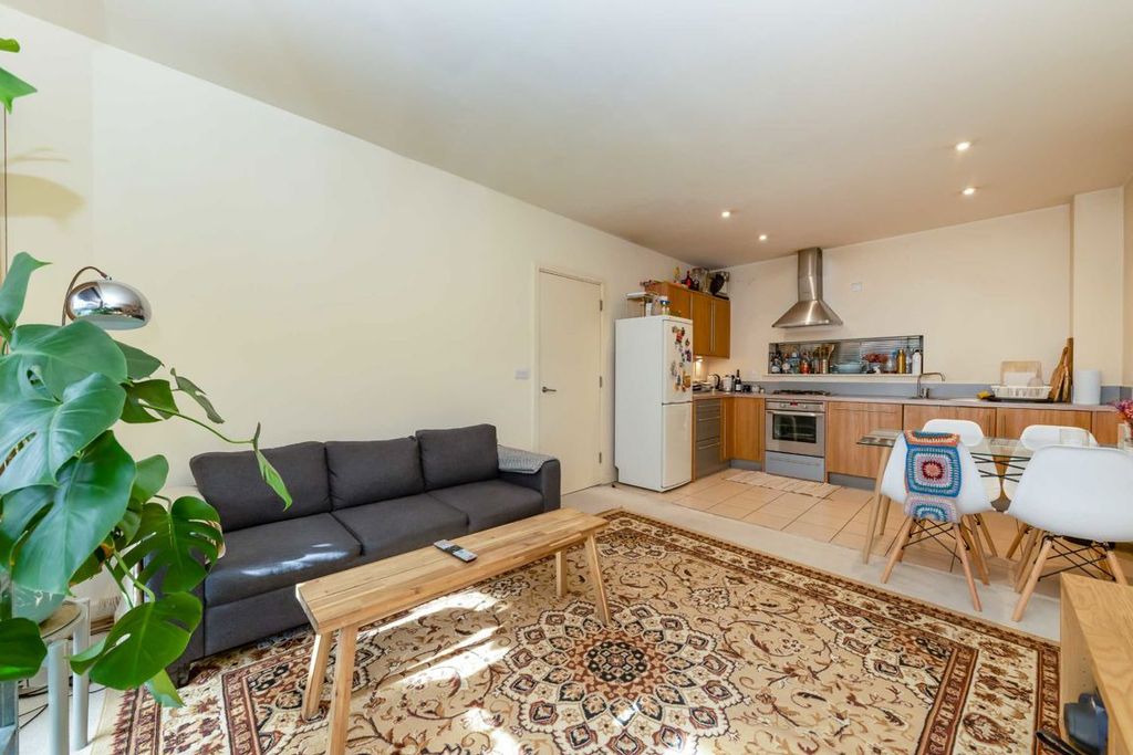 Property photo 3 of 5