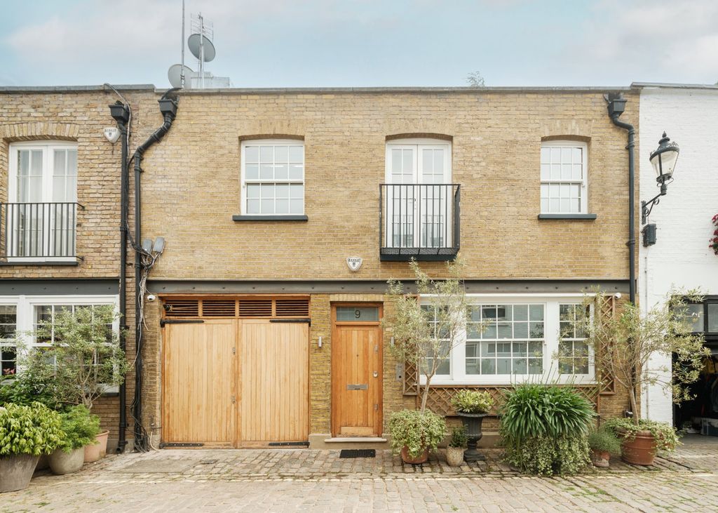 Property photo 2 of 15 External