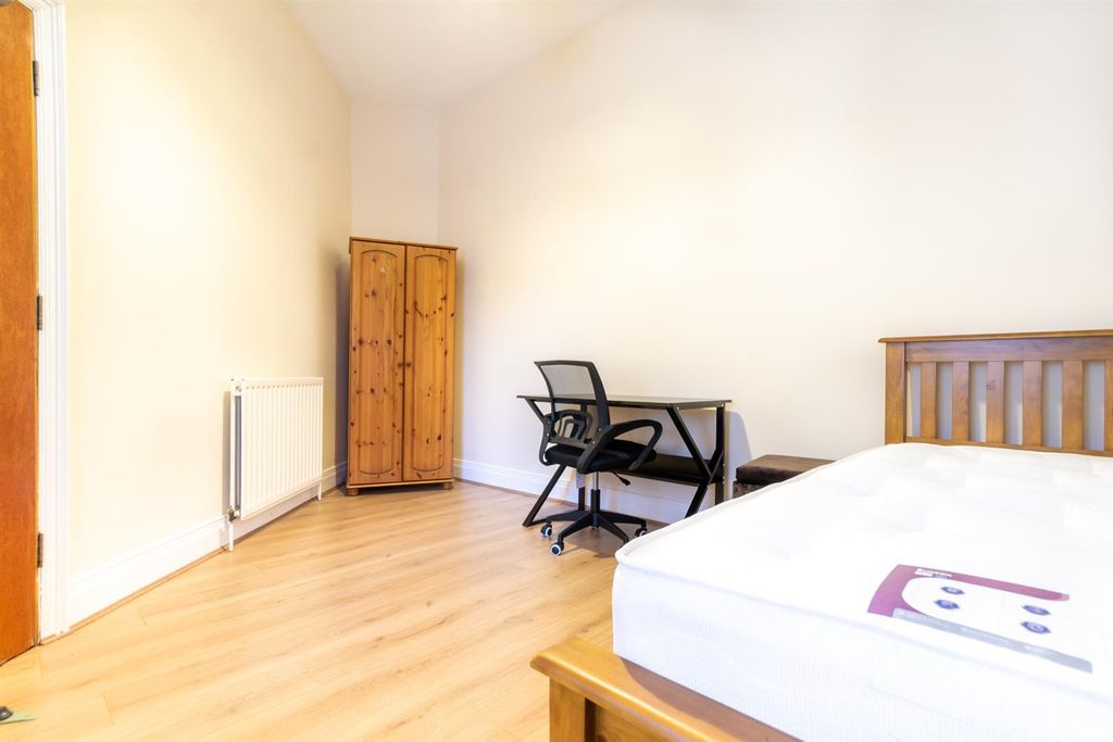 Property photo 3 of 5 Img_9743-Hdr.Jpg